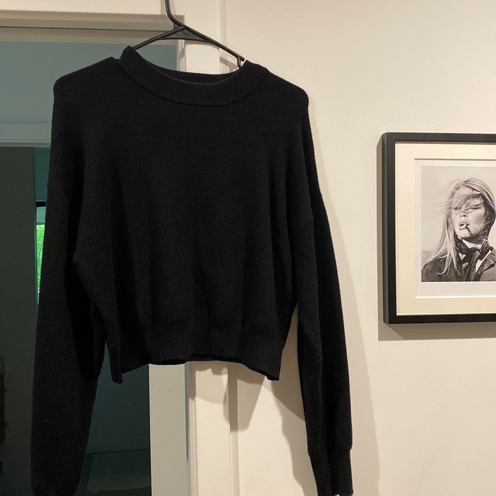 Cotton on slightly cropped black sweater. Scoop neck, super soft! Size small